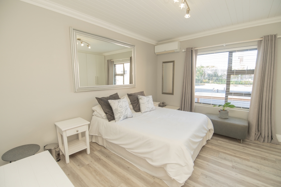 4 Bedroom Property for Sale in Clarendon Marine Eastern Cape